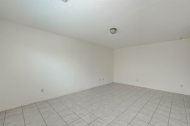 Building Photo - 5815 Plantation Crest Dr