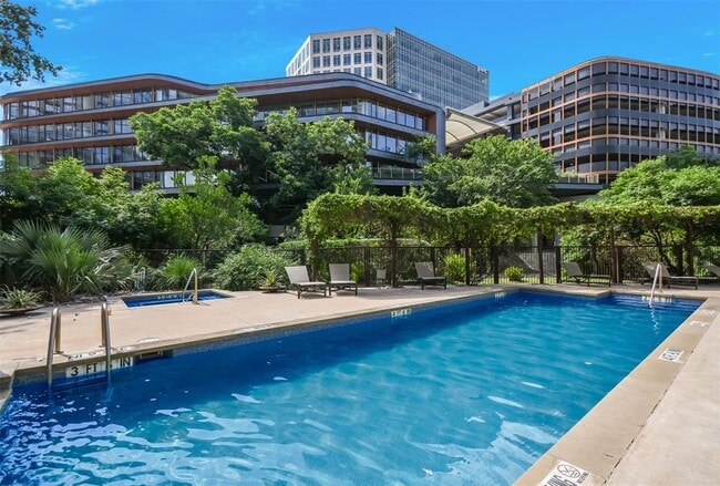 Building Photo - 800 W 5th St