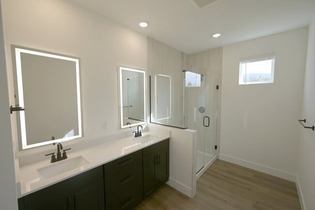 Building Photo - Brand new 2 bed 2 bath home in Rolling Hil...