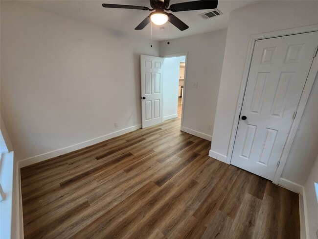 Building Photo - 2120 Yates St