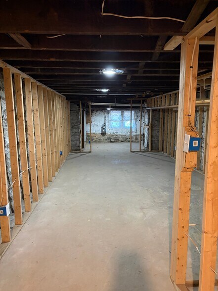 Building Photo - 2817 Winchester St