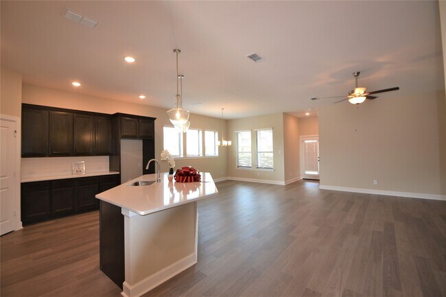 Building Photo - 3207 Kindred Wy