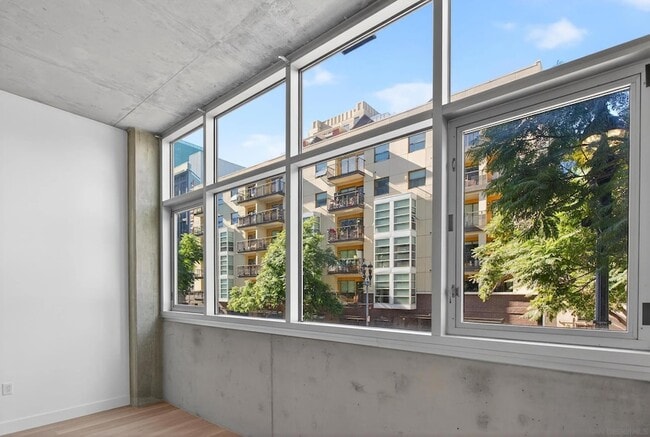 Building Photo - 1025 Island Ave