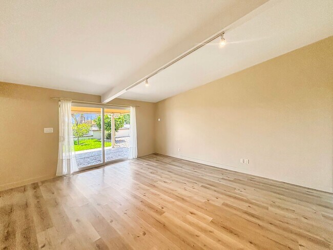 Building Photo - Gorgeous 3BD/2BA House in Pacific Beach W/...