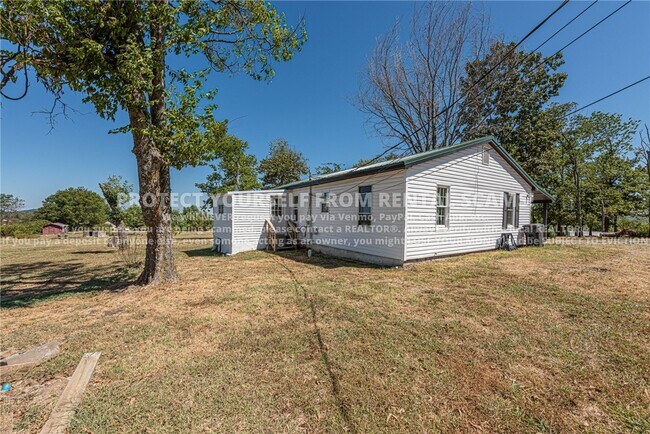 Building Photo - 10741 SW Campbell Rd