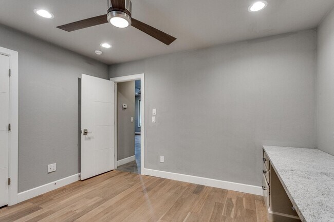 Building Photo - 2125 Heavenly Dr