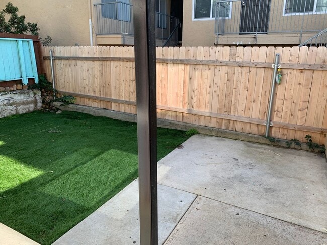 Building Photo - Remodeled 2 Bed/1 Bath unit in North Park w/ Private Yard!