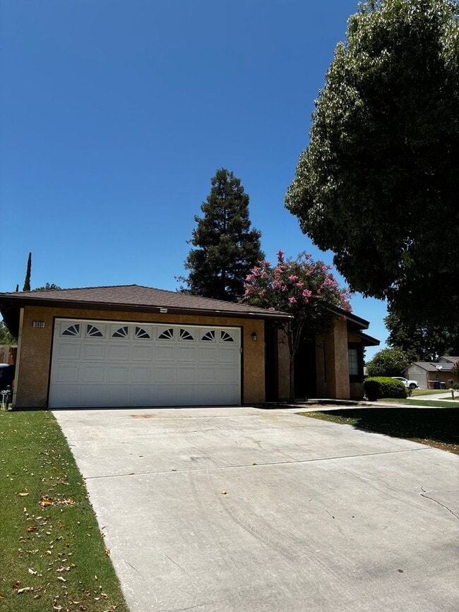 Building Photo - Clean & Updated 3-Bedroom Home in Southwes...