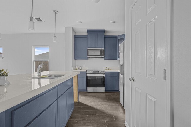 Building Photo - 1616 Tesis Drive