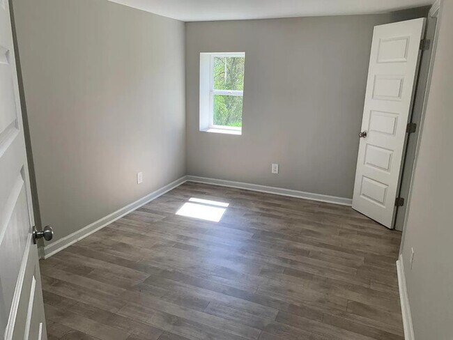 Building Photo - 2338 Pope Ave.