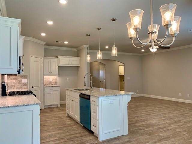 Building Photo - 5601 Sapphire Dr