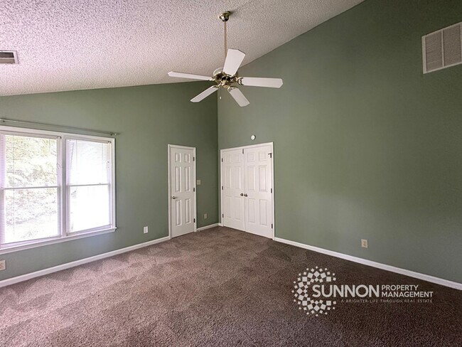 Building Photo - Spacious 4-Bedroom Home in Davis LakeSpacious 4-Bedroom Home in Davis