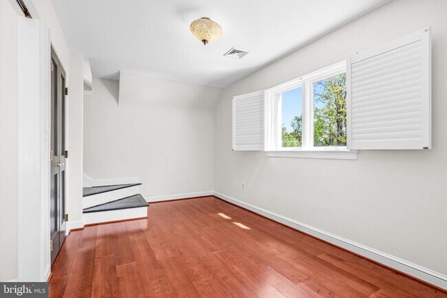 Building Photo - 2238 Meridian St