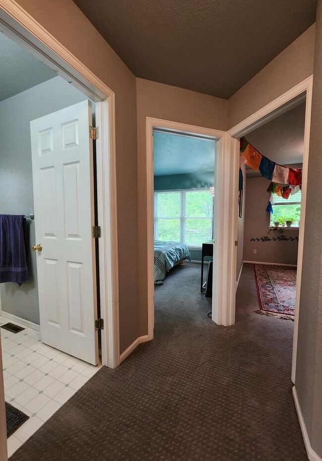 Building Photo - Stunning 3 Bedroom Townhome Tucked Away In...