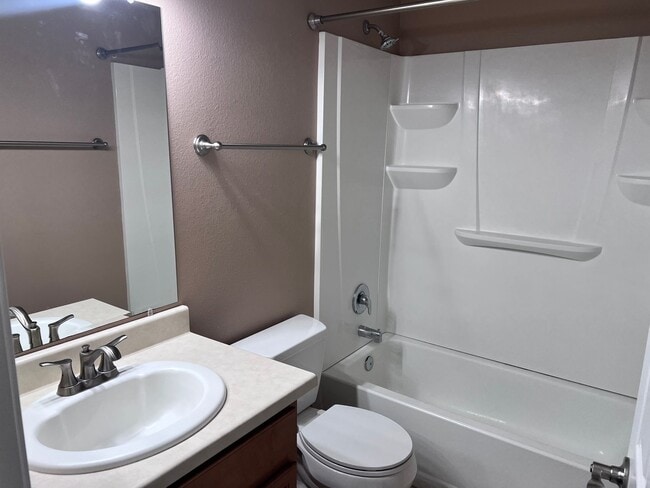 Building Photo - 2 Bedroom with major appliances, 2 car gar...