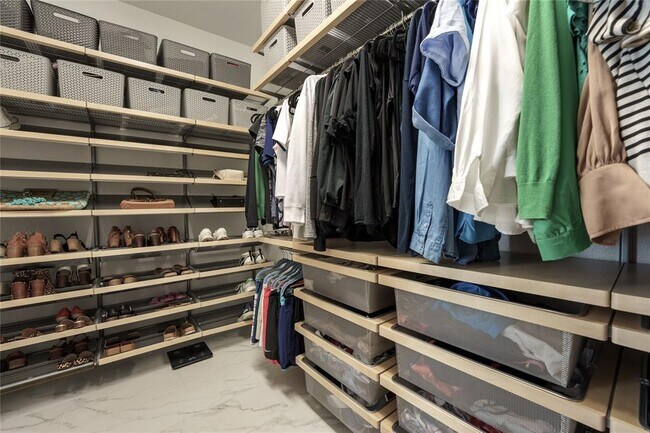 Building Photo - 17600 Penfolds Dr