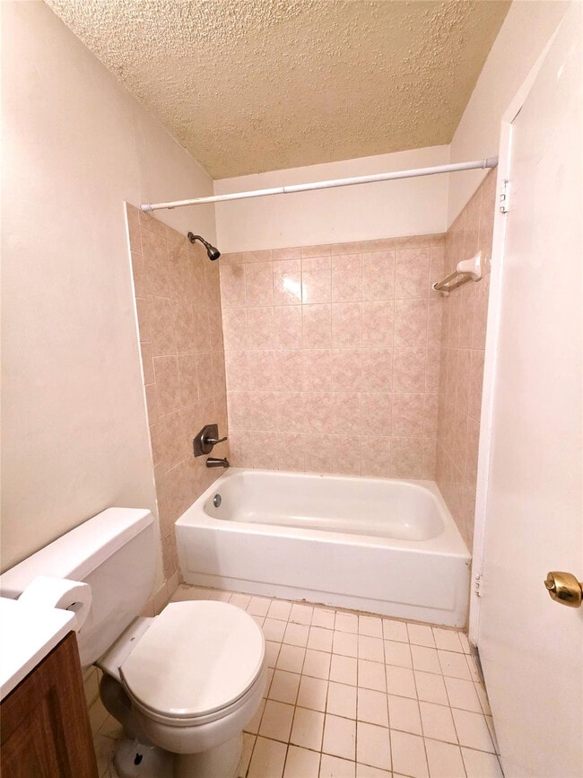 Building Photo - 651 Lyons Rd