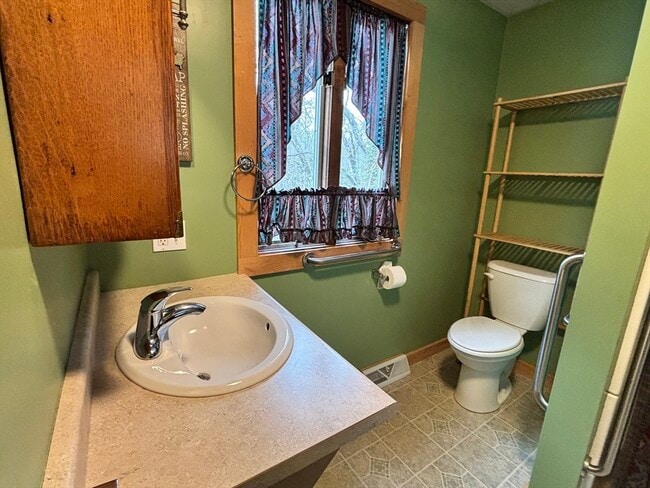 Building Photo - 4 Braemore Rd