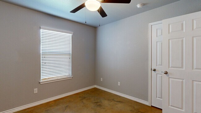 Building Photo - 2904 Starlight Dr
