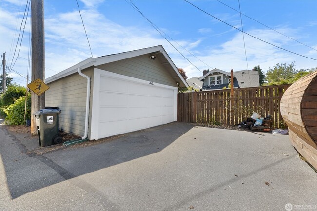 Building Photo - 3617 N Verde St