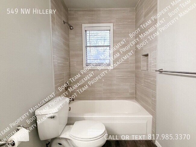 Building Photo - 549 NW Hillery St