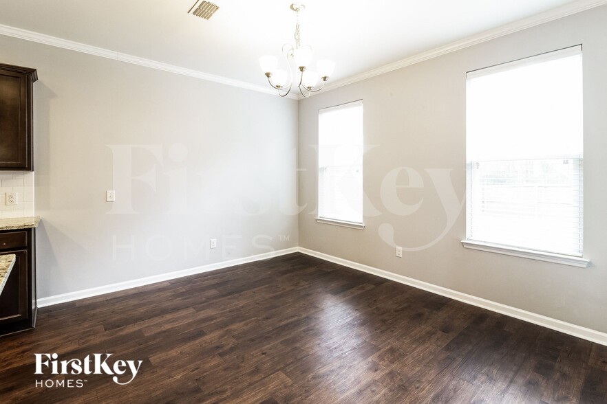 Building Photo - 153 Basket Grass Ln