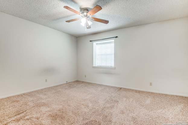 Building Photo - 833 Timber Dr