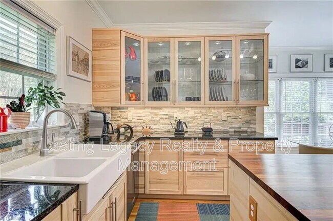 Building Photo - 475 Ashbry Run Dr