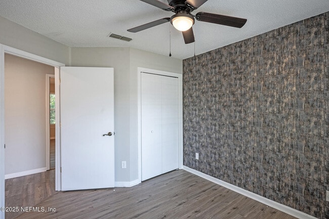 Building Photo - 7728 Pikes Peak Dr