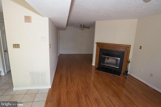 Primary Photo - 6128 Hoskins Hollow Cir