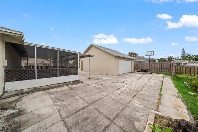 Building Photo - 701 Elmont St NW