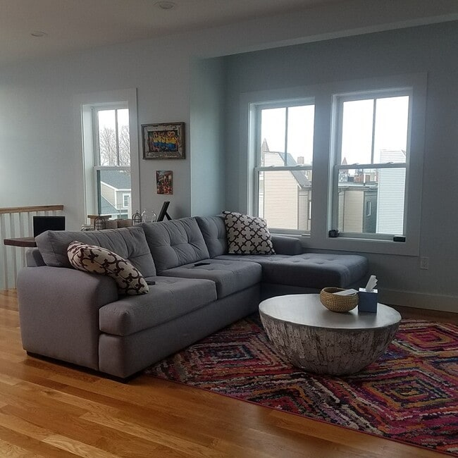 Building Photo - 230 Bowen St