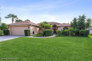 Building Photo - 697 Sheridan Woods Dr