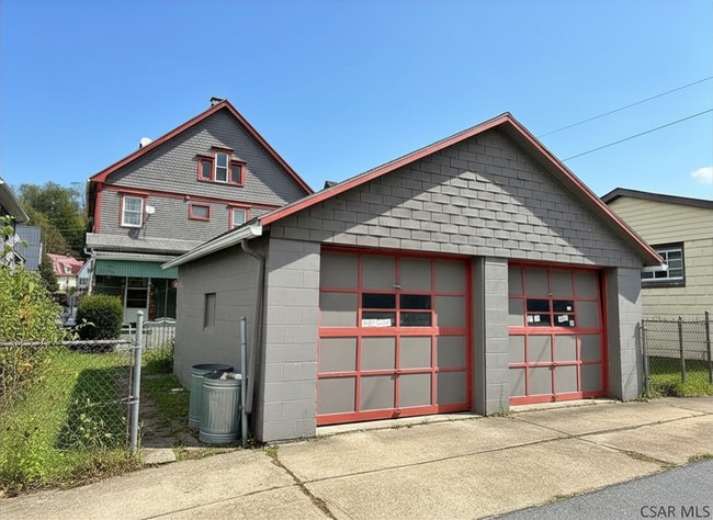 Building Photo - 129 Plainfield Ave