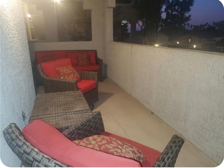 Building Photo - 4581 Warner Ave