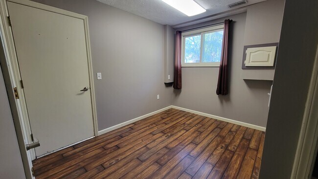 Building Photo - Josephine (Millard Highlands South)