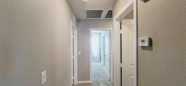 Building Photo - 8745 Boa Vis Ave