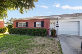 Building Photo - LIVE IN PARADISE 2/2 IN 55+ MYERLEE CIRCLE...