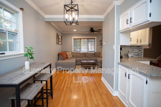 Building Photo - 403 University Blvd