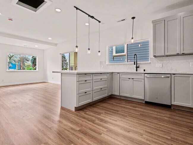 Building Photo - 3538 S Hudson St