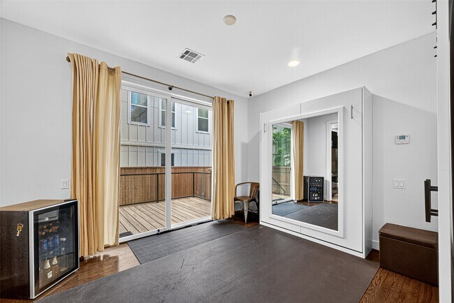 Building Photo - 1232 W 24th St