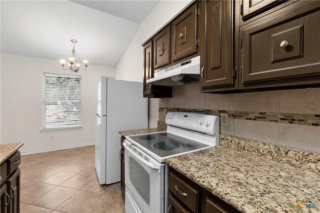 Building Photo - Well-Maintained 3-Bedroom Home – Ideal for Students & Professionals!