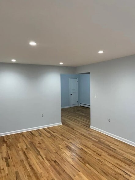 Building Photo - 229 E 237th St