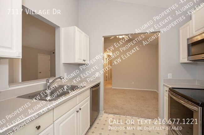 Building Photo - 7117 Village Dr