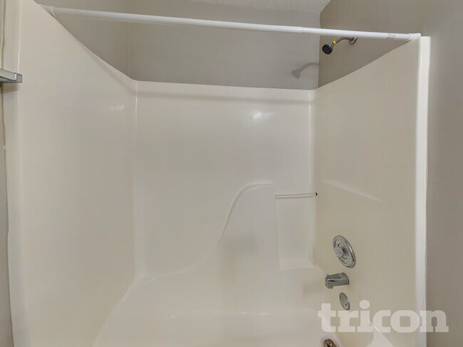 Building Photo - 210 Baxter Ln