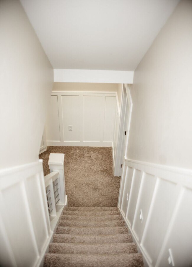 Building Photo - 20 Limestone Ln