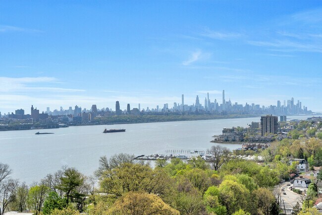 Building Photo - 100 Old Palisade Rd