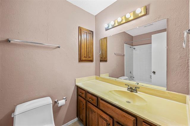 Building Photo - 14800 Enterprise Dr