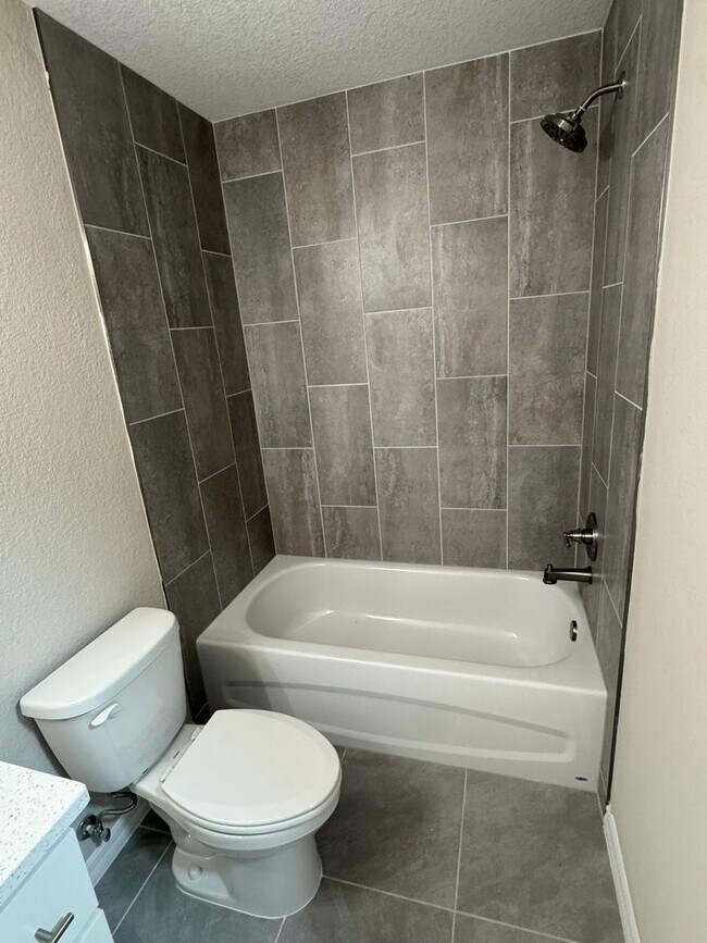 Building Photo - Stunning Brand-New 3BR/2BA Block Home