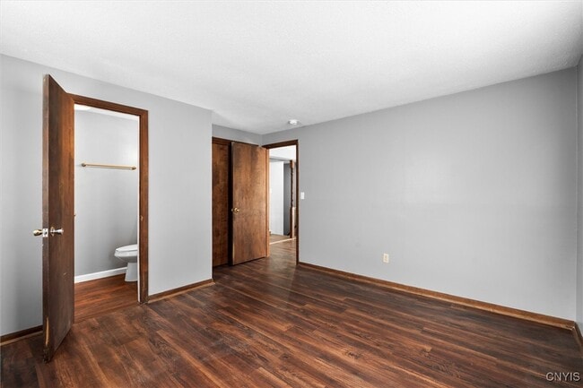 Building Photo - 941 Jamesville Ave